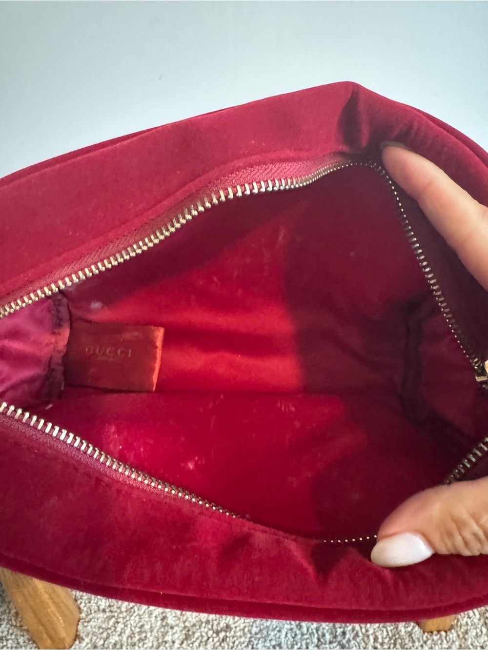 Gucci Burgundy Velvet Makeup Pouch with Gold Plaque - Picture 6 of 6